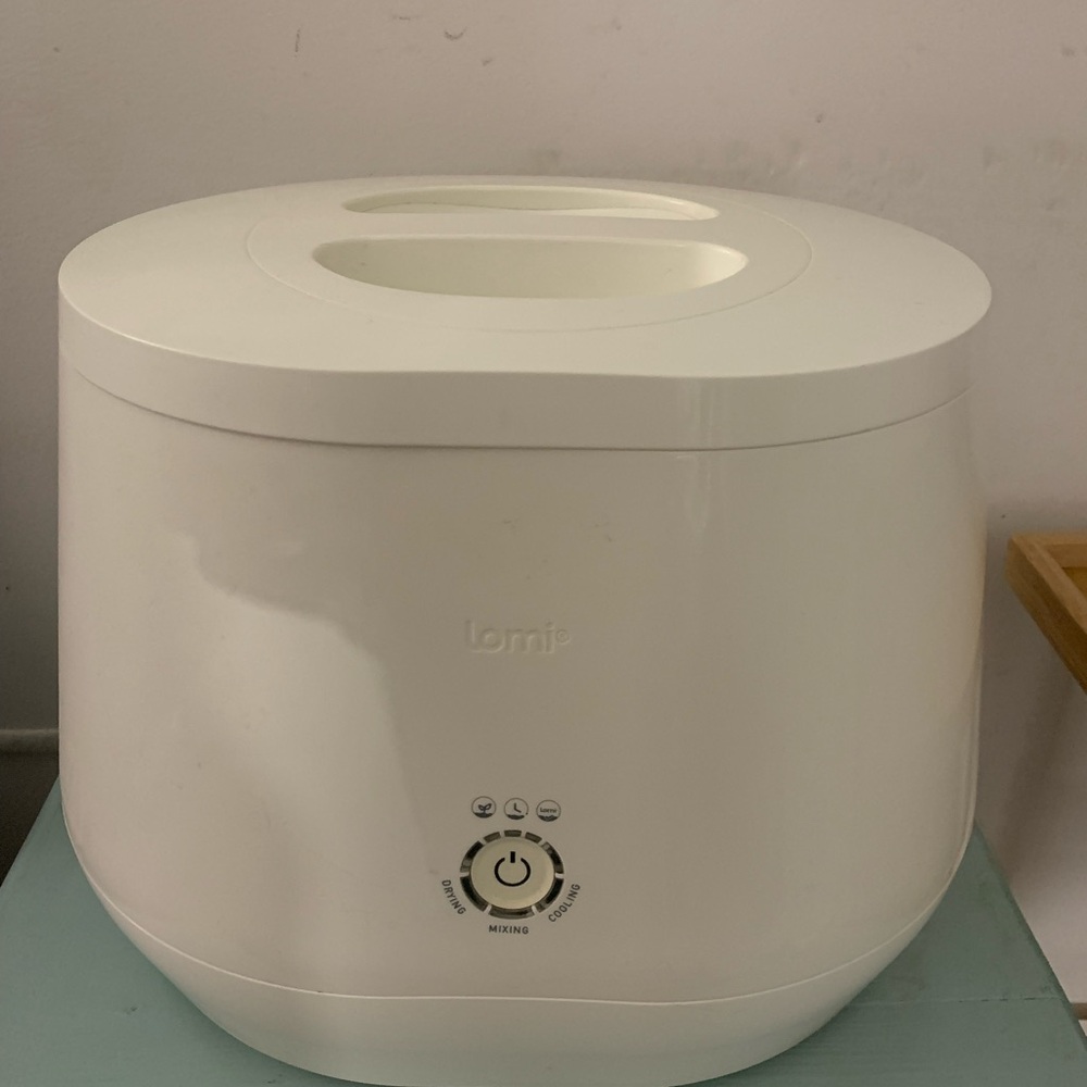 Lomi food composter